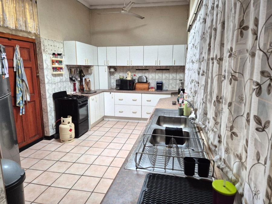 4 Bedroom Property for Sale in Wierda Park Gauteng