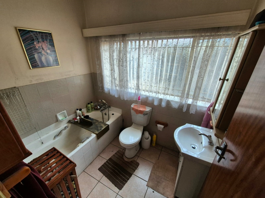 4 Bedroom Property for Sale in Wierda Park Gauteng