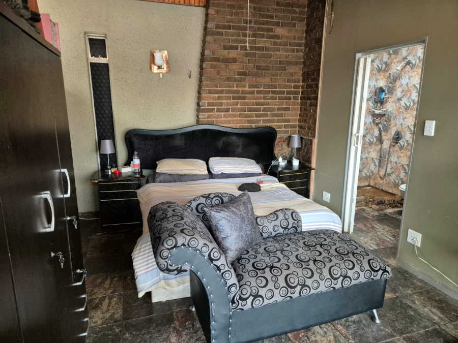 4 Bedroom Property for Sale in Wierda Park Gauteng