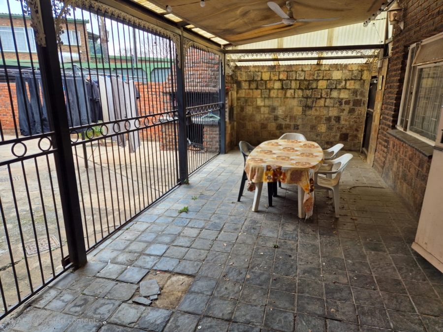 4 Bedroom Property for Sale in Wierda Park Gauteng