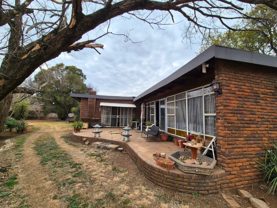 4 Bedroom Property for Sale in Wierda Park Gauteng