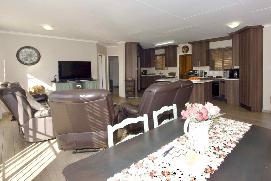 3 Bedroom Property for Sale in Eldoraigne Gauteng