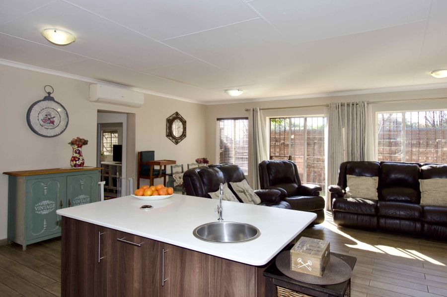 3 Bedroom Property for Sale in Eldoraigne Gauteng