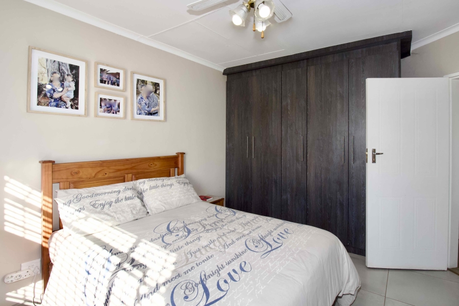 3 Bedroom Property for Sale in Eldoraigne Gauteng