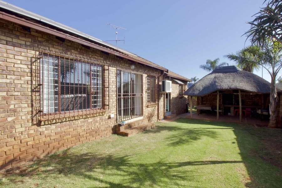 3 Bedroom Property for Sale in Eldoraigne Gauteng