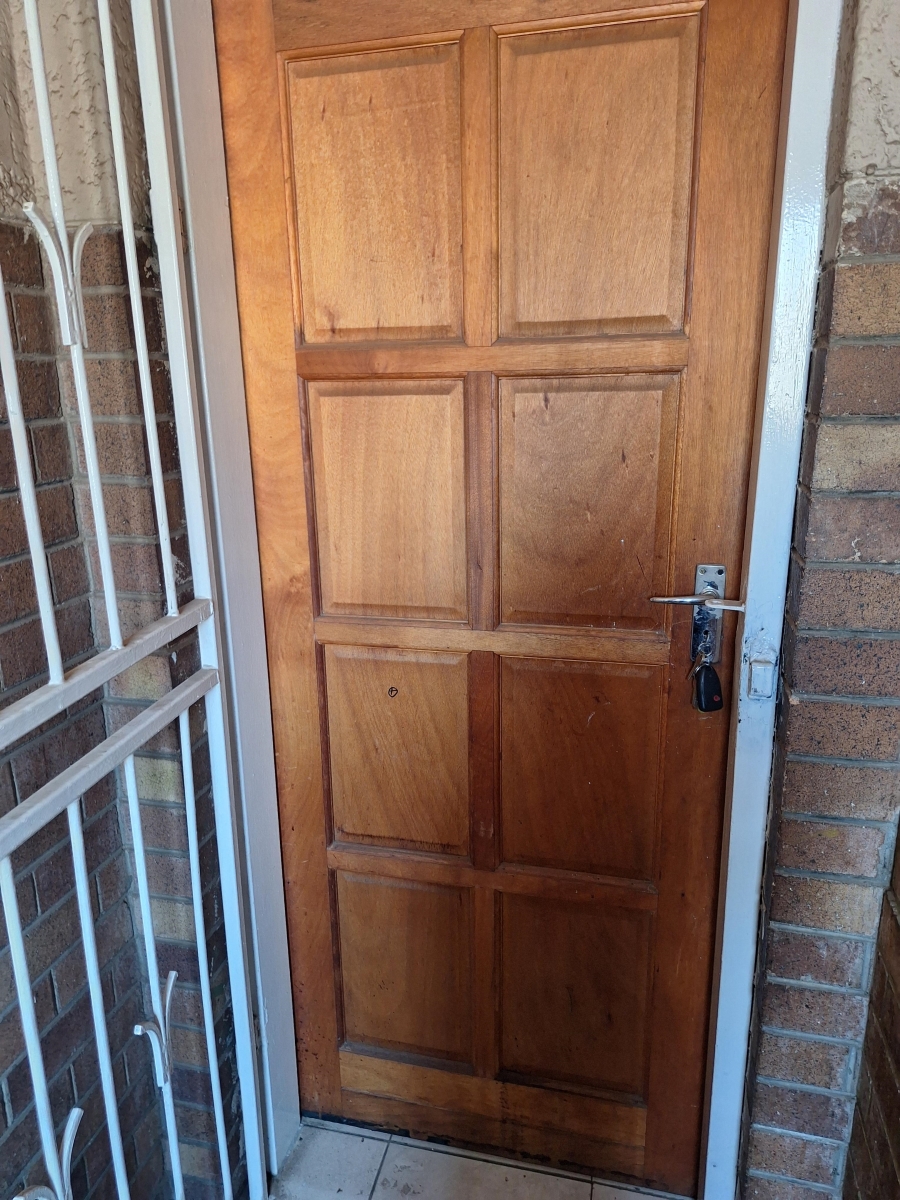 To Let 2 Bedroom Property for Rent in Regents Park Gauteng