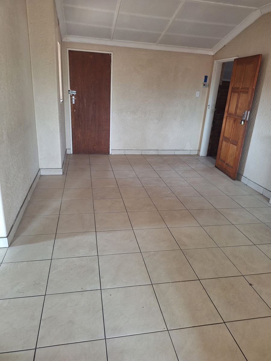 To Let 2 Bedroom Property for Rent in Regents Park Gauteng