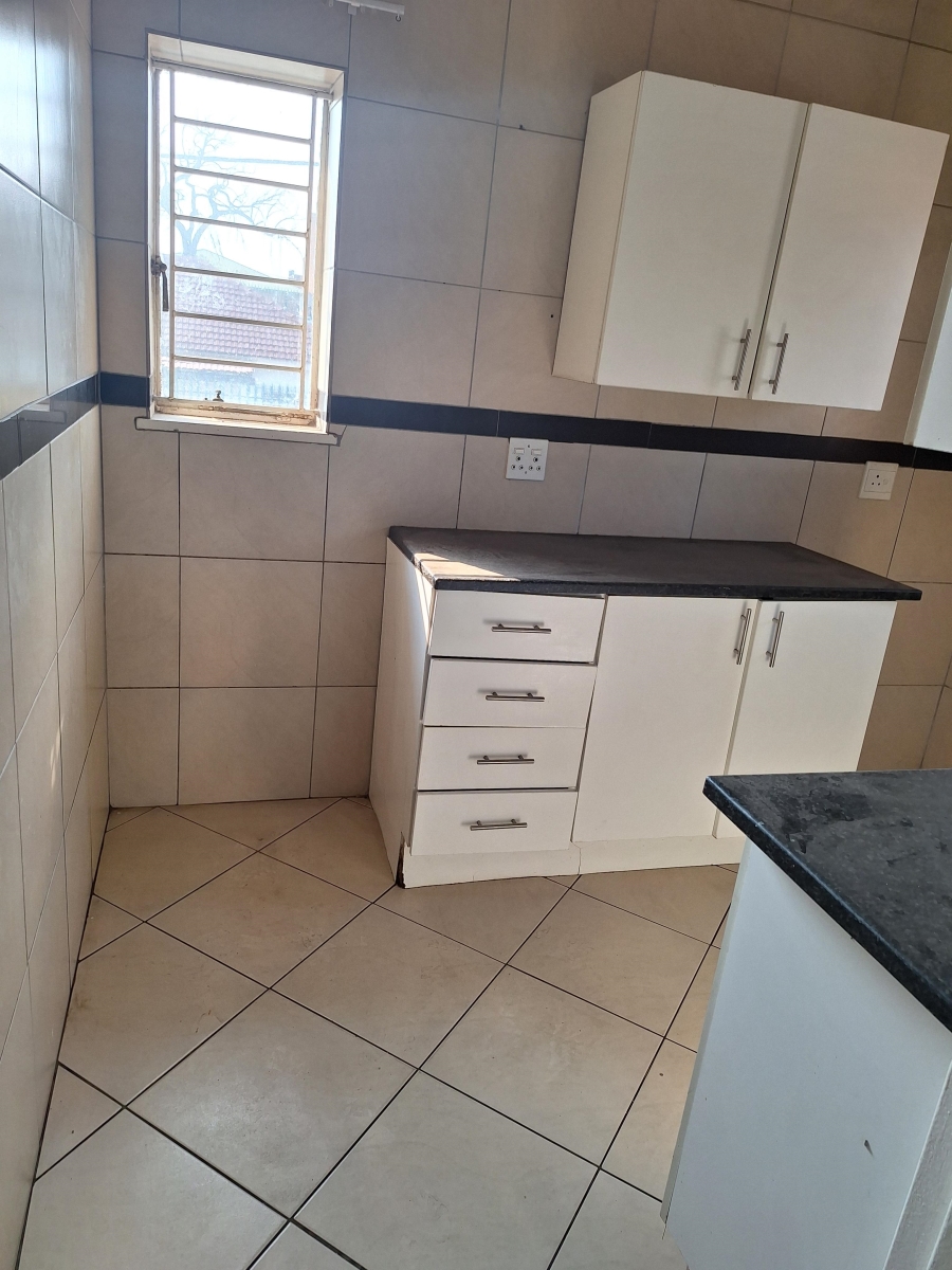 To Let 2 Bedroom Property for Rent in Regents Park Gauteng