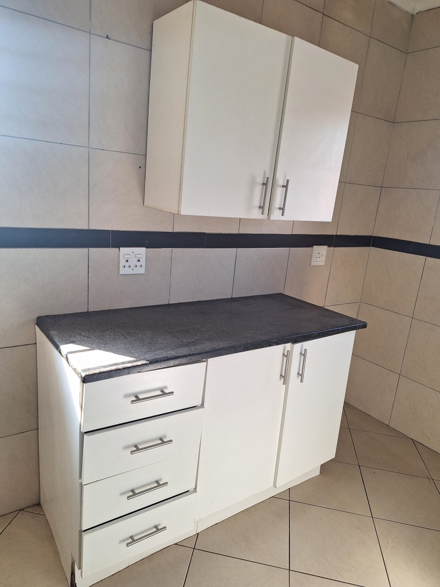 To Let 2 Bedroom Property for Rent in Regents Park Gauteng