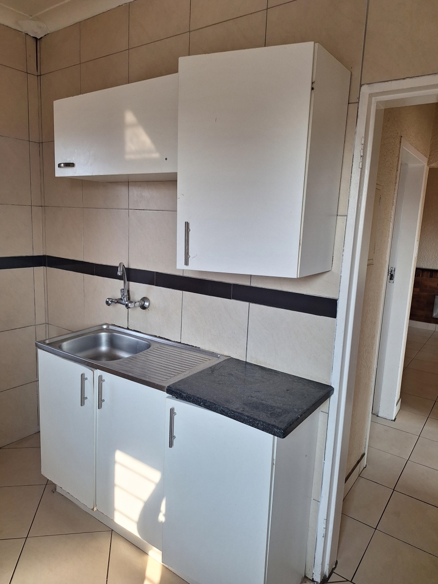 To Let 2 Bedroom Property for Rent in Regents Park Gauteng