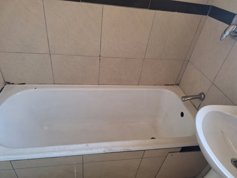 To Let 2 Bedroom Property for Rent in Regents Park Gauteng