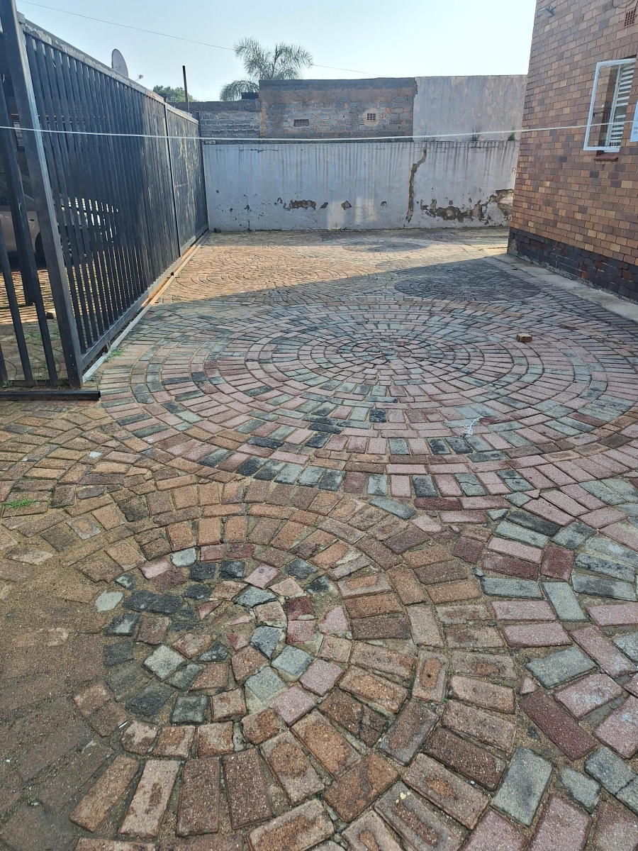 To Let 2 Bedroom Property for Rent in Regents Park Gauteng