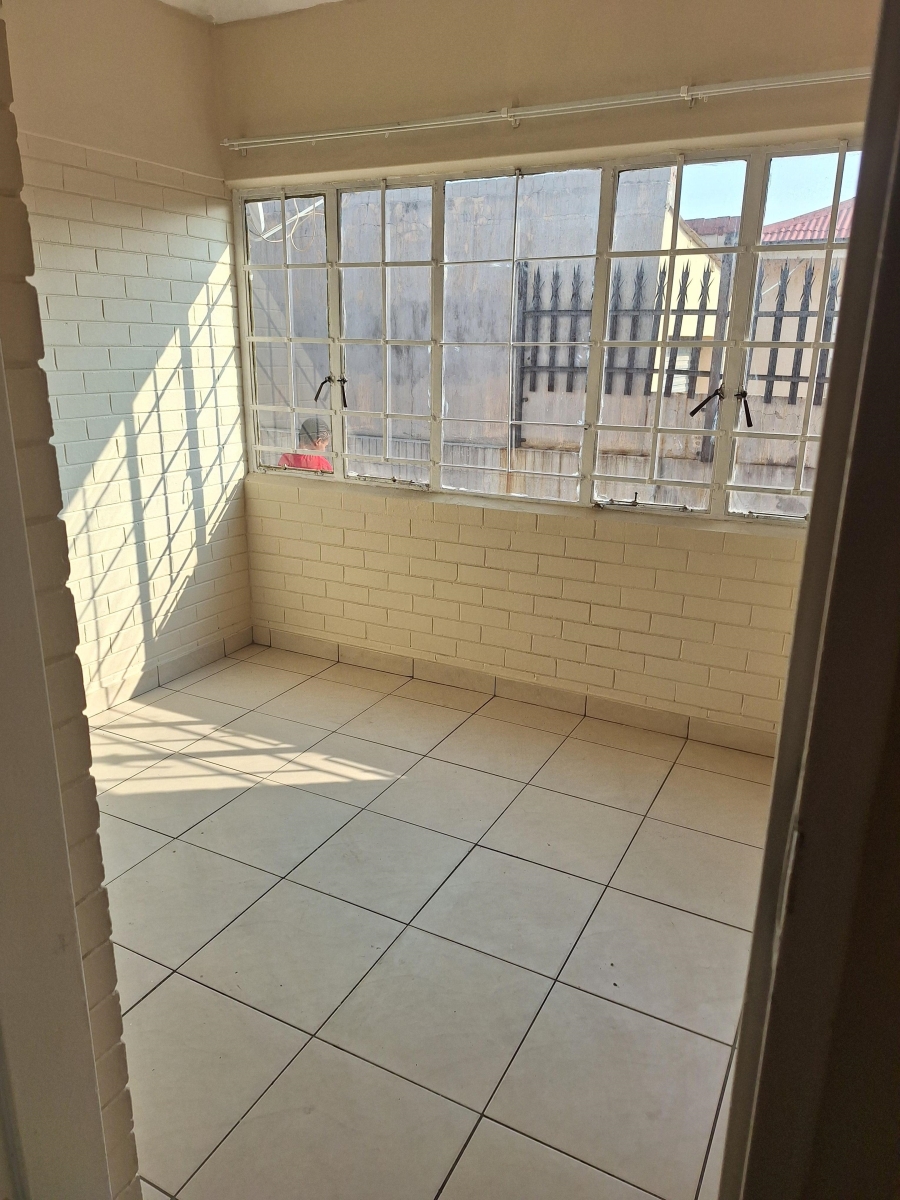To Let 2 Bedroom Property for Rent in Regents Park Gauteng