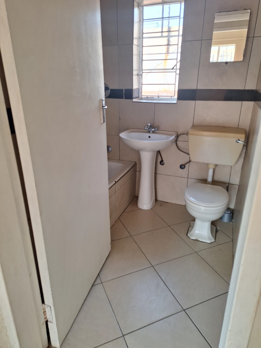 To Let 2 Bedroom Property for Rent in Regents Park Gauteng