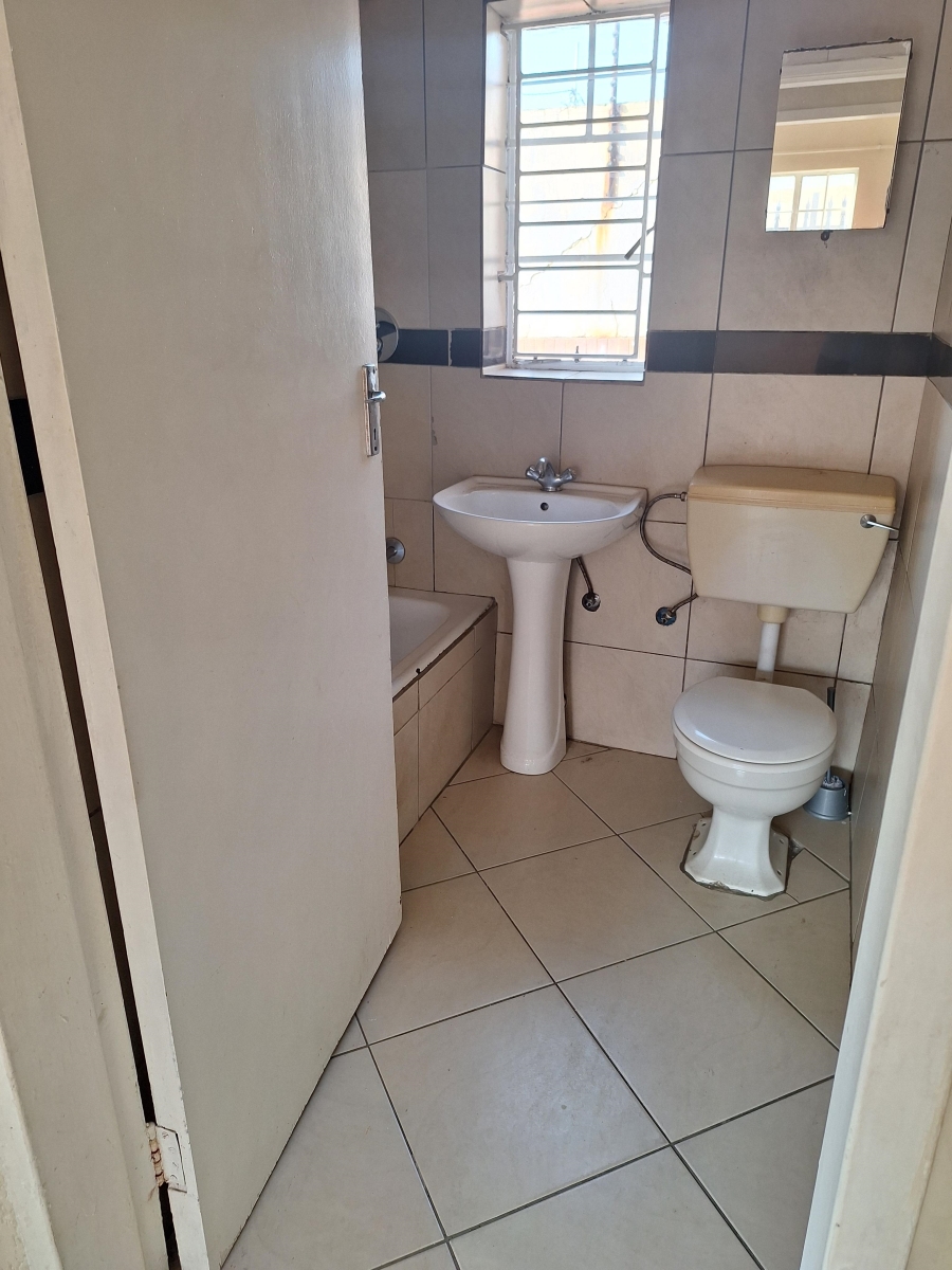 To Let 2 Bedroom Property for Rent in Regents Park Gauteng