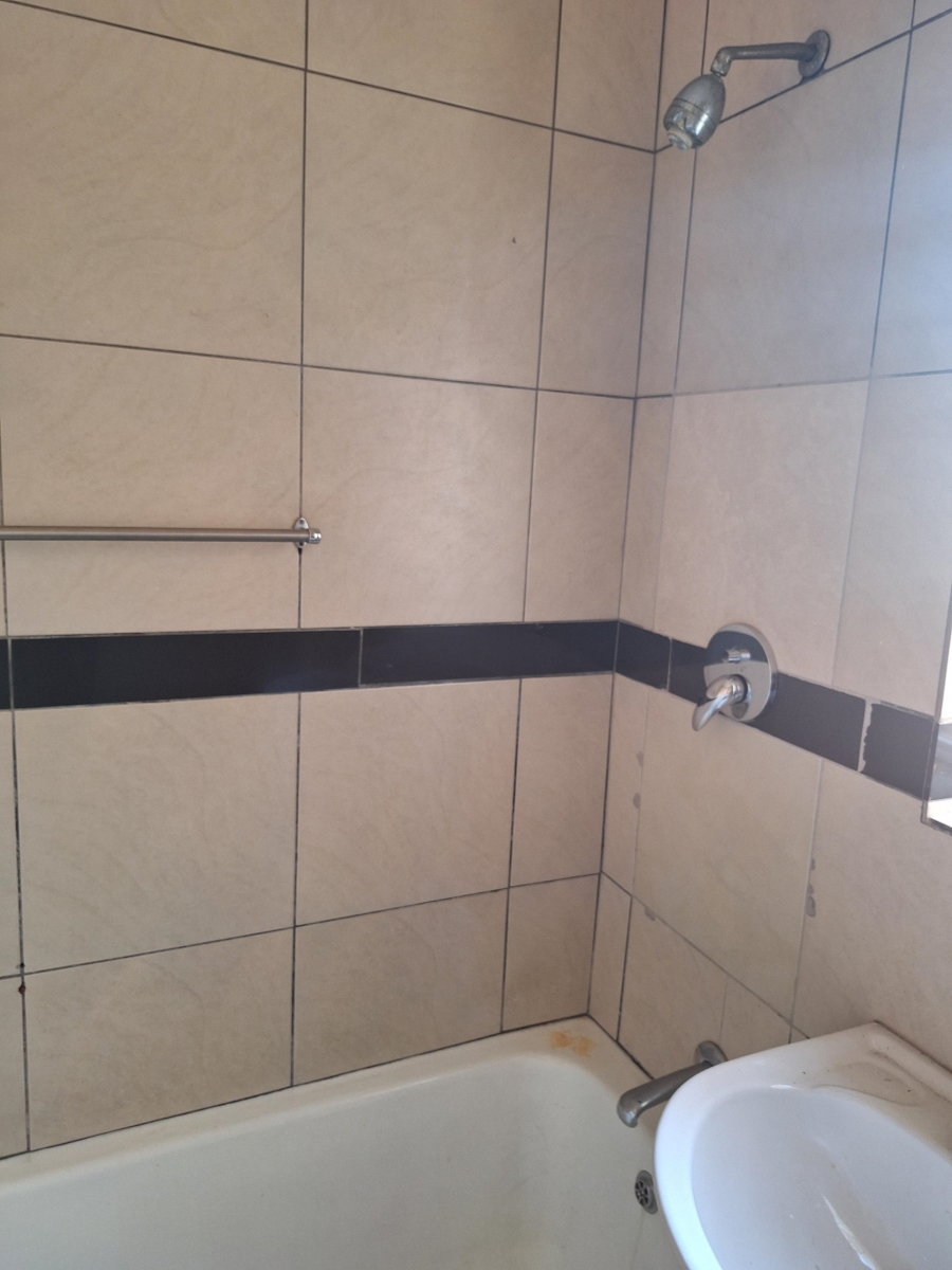 To Let 2 Bedroom Property for Rent in Regents Park Gauteng