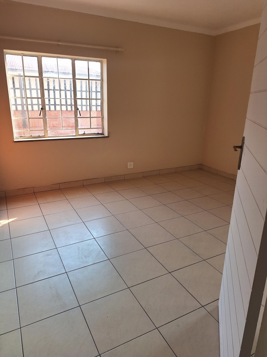 To Let 2 Bedroom Property for Rent in Regents Park Gauteng