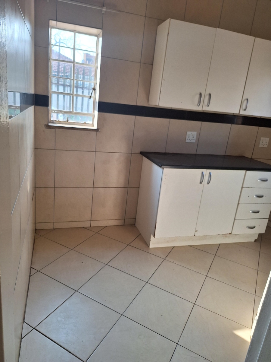 To Let 2 Bedroom Property for Rent in Regents Park Gauteng