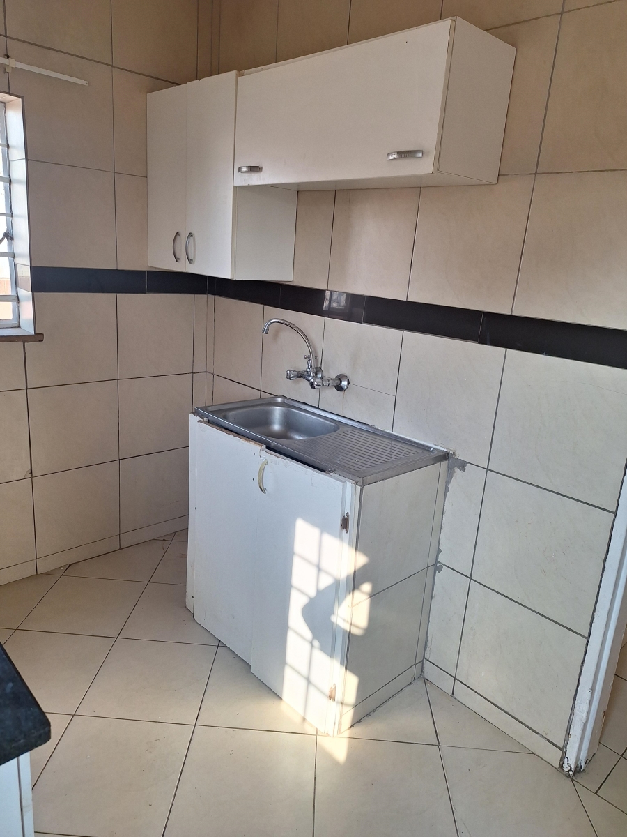 To Let 2 Bedroom Property for Rent in Regents Park Gauteng