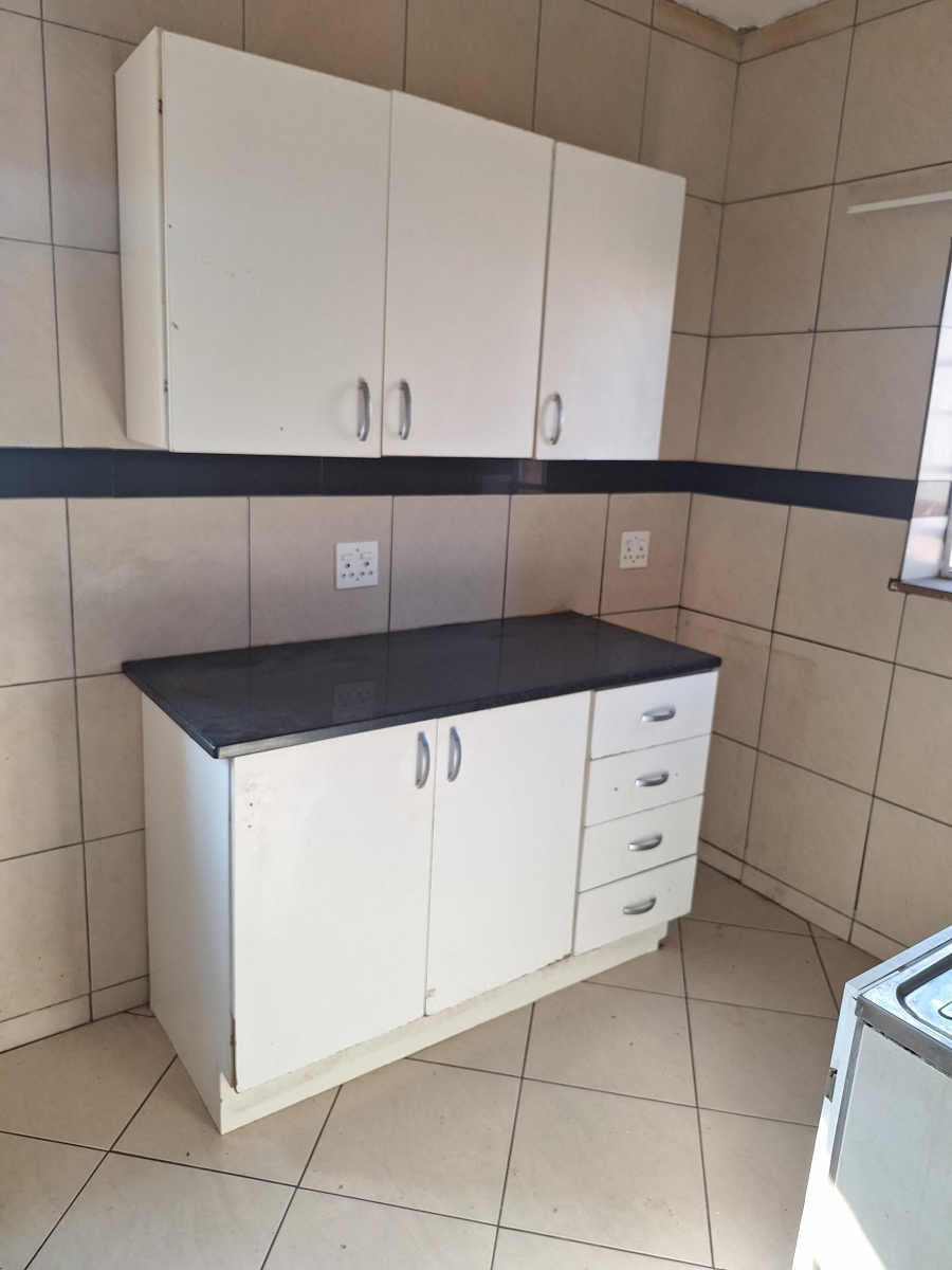 To Let 2 Bedroom Property for Rent in Regents Park Gauteng