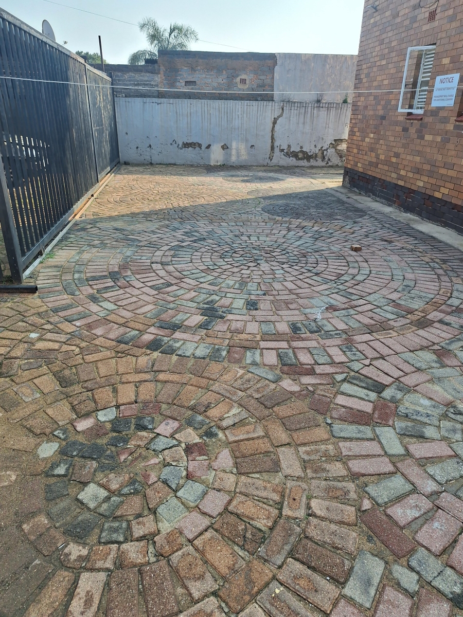 To Let 2 Bedroom Property for Rent in Regents Park Gauteng