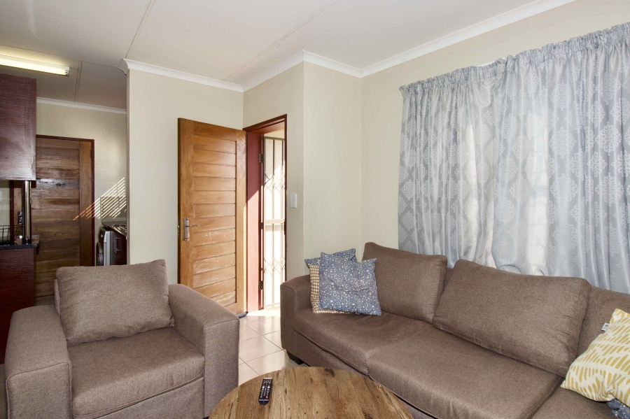 2 Bedroom Property for Sale in Kosmosdal Gauteng