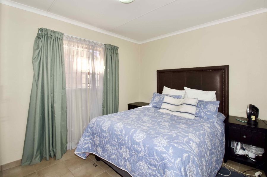 2 Bedroom Property for Sale in Kosmosdal Gauteng