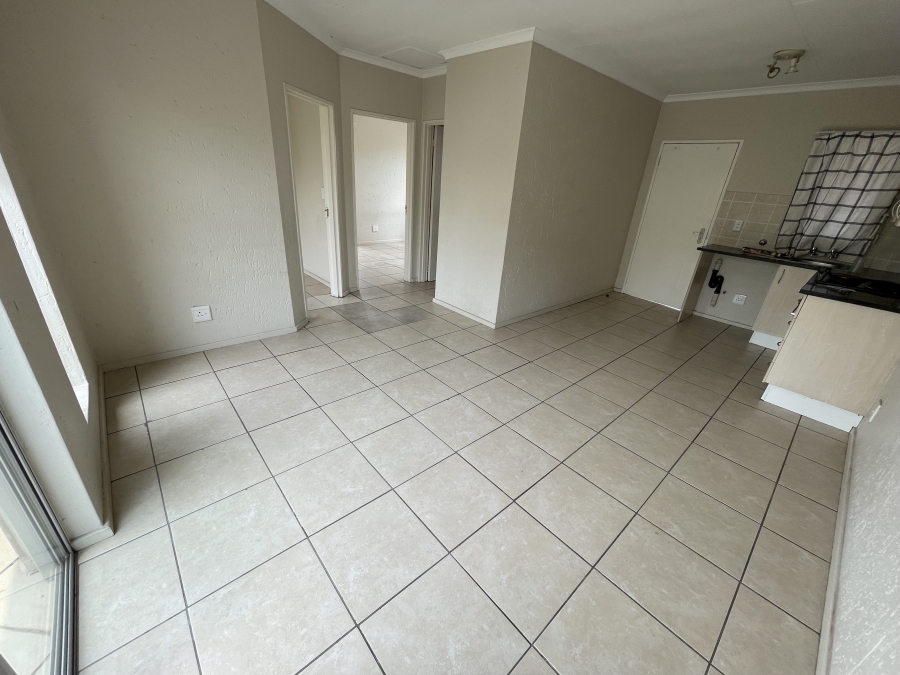 To Let 2 Bedroom Property for Rent in Klippoortje Gauteng