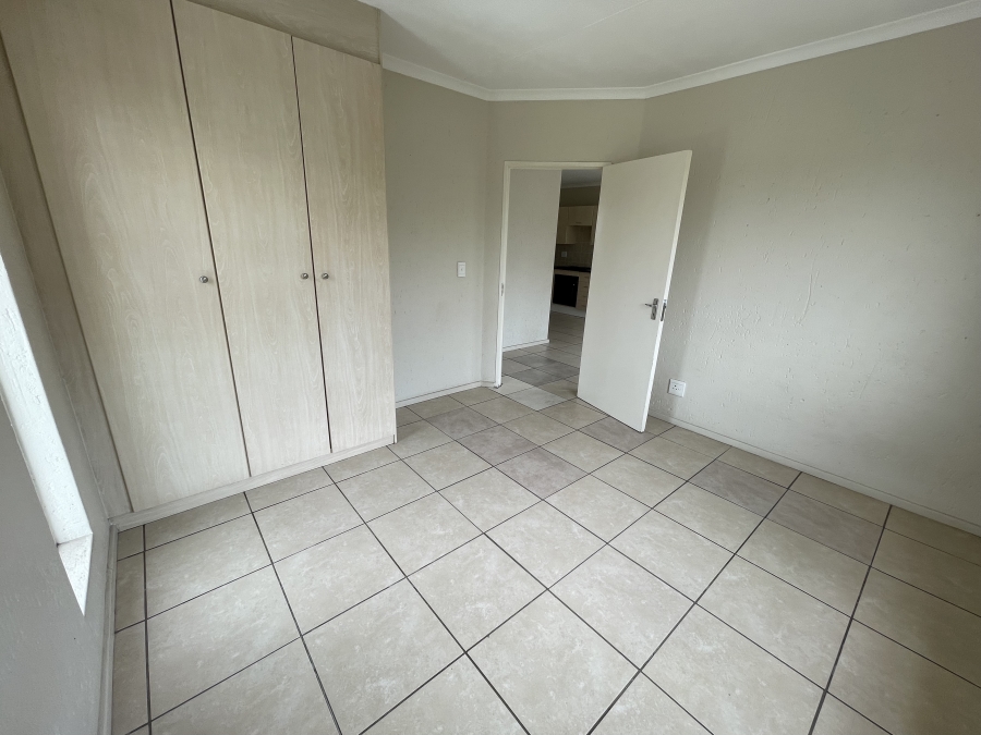 To Let 2 Bedroom Property for Rent in Klippoortje Gauteng