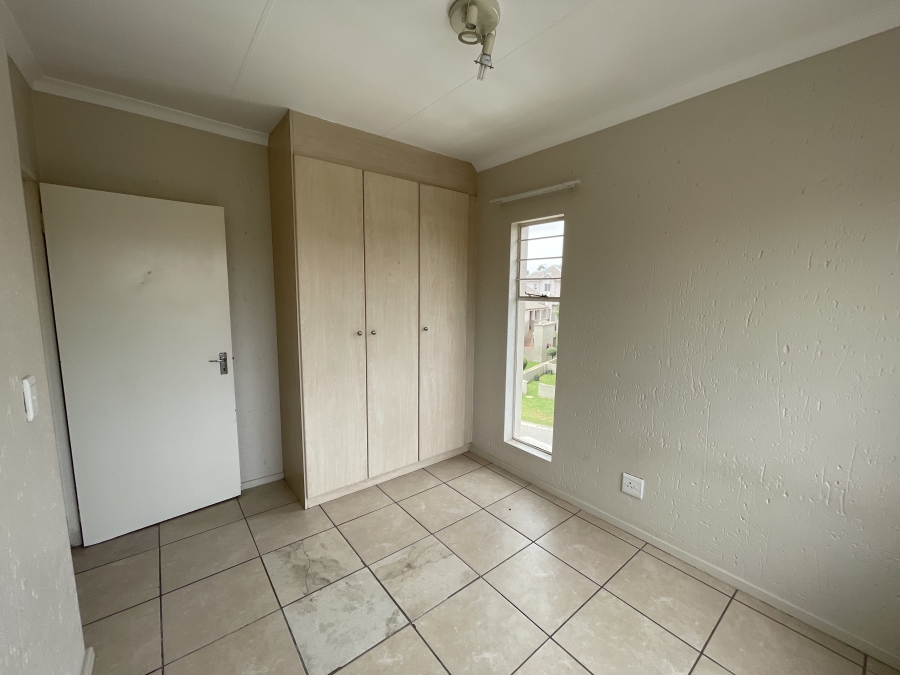 To Let 2 Bedroom Property for Rent in Klippoortje Gauteng