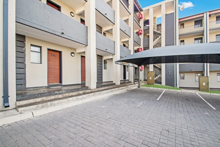 2 Bedroom Property for Sale in Fleurhof Gauteng