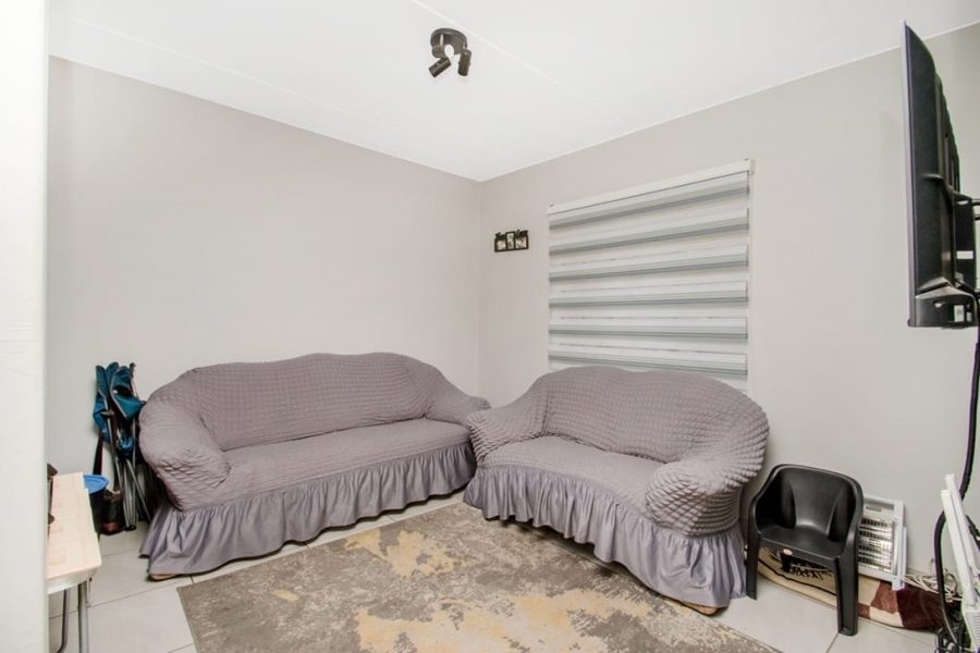 2 Bedroom Property for Sale in Fleurhof Gauteng