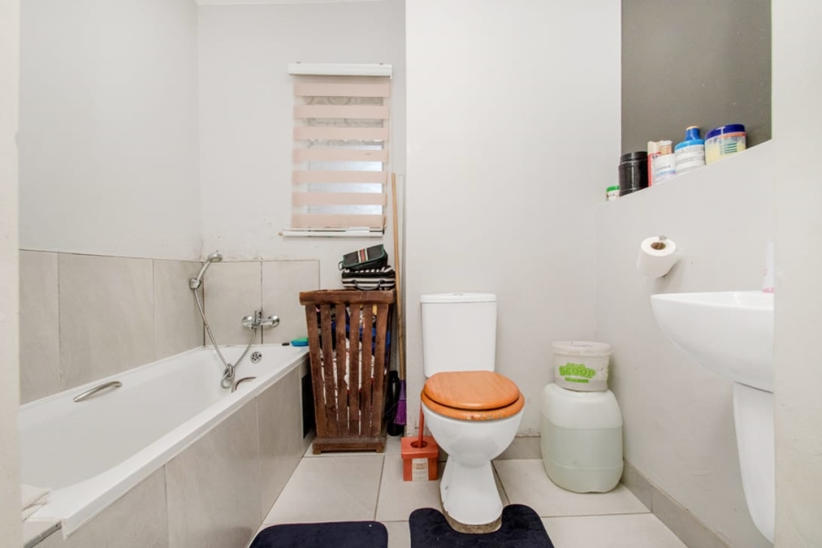 2 Bedroom Property for Sale in Fleurhof Gauteng