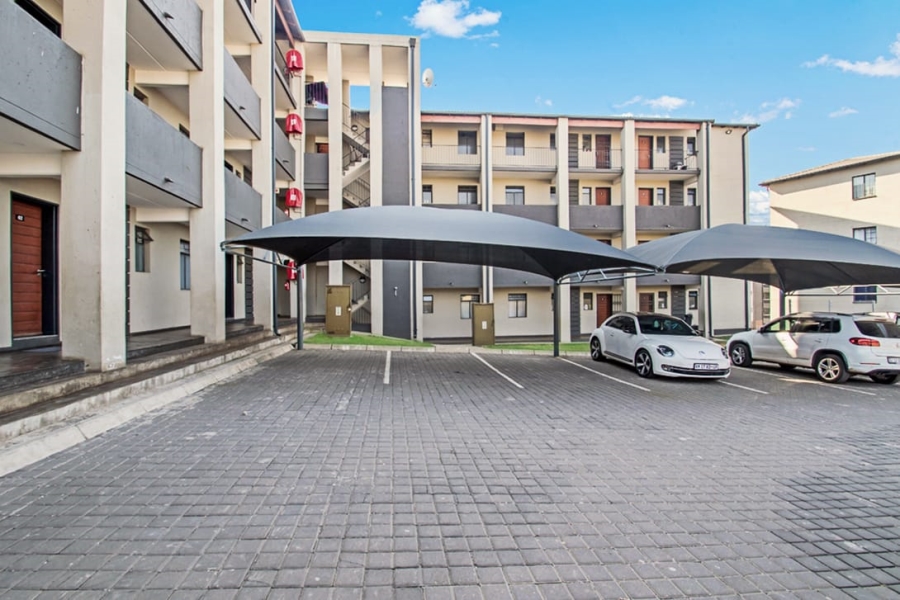 2 Bedroom Property for Sale in Fleurhof Gauteng