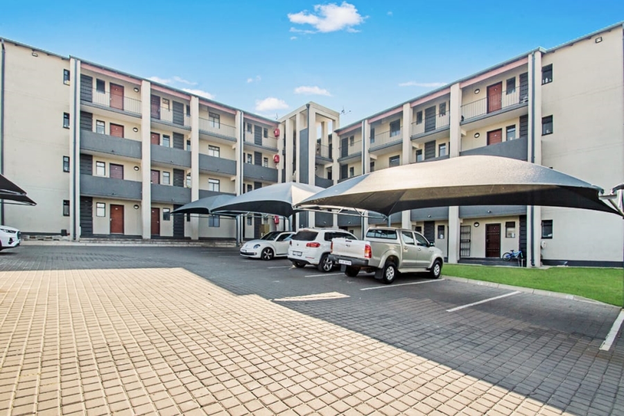 2 Bedroom Property for Sale in Fleurhof Gauteng