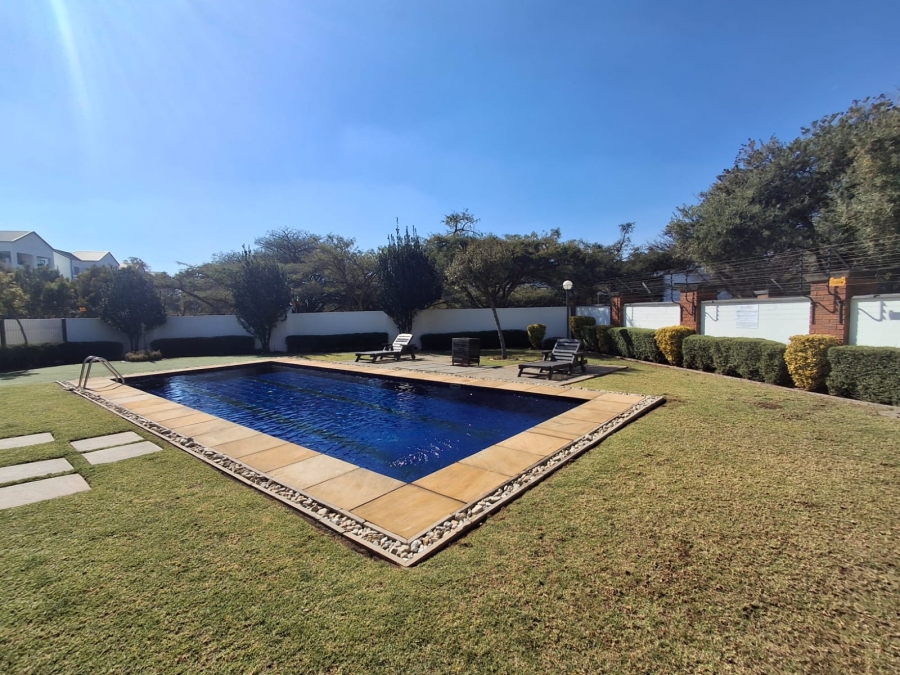 1 Bedroom Property for Sale in Greenstone Hill Gauteng