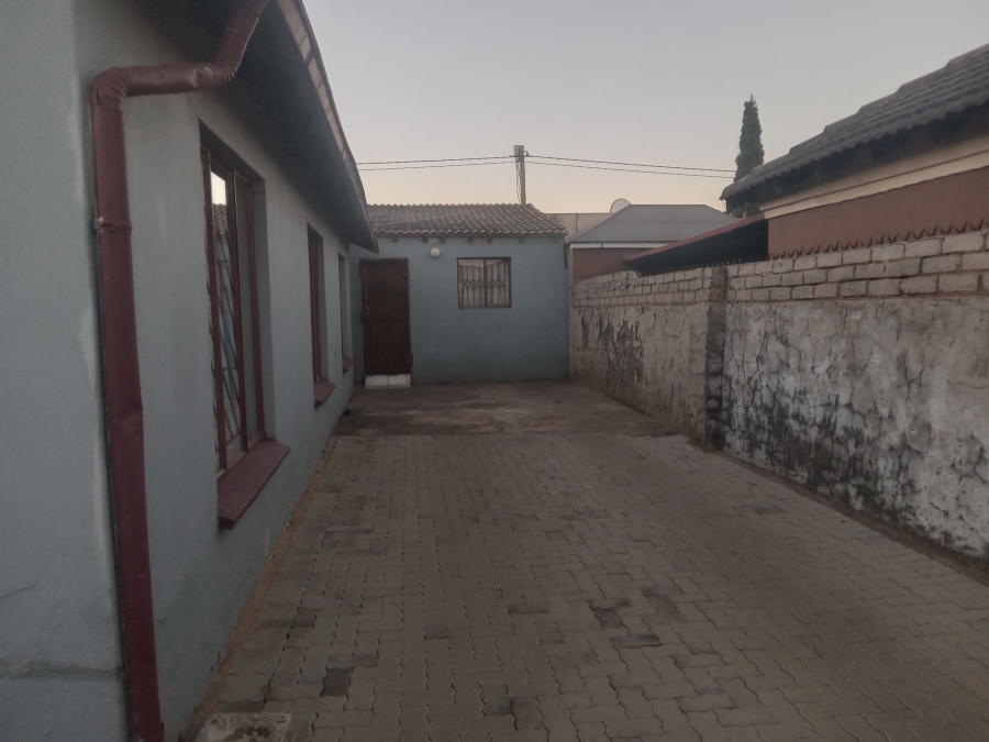 3 Bedroom Property for Sale in Clayville East Gauteng