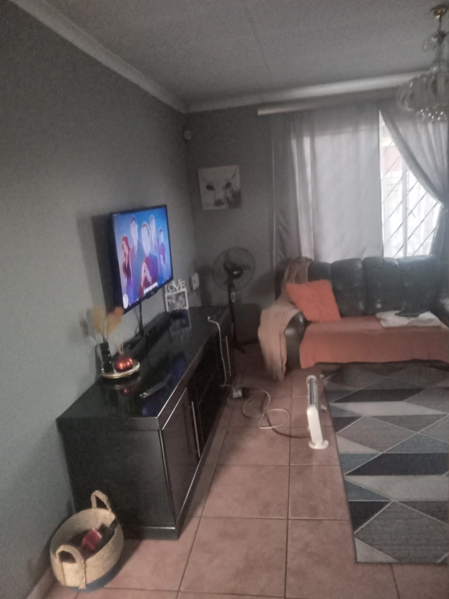 3 Bedroom Property for Sale in Clayville East Gauteng
