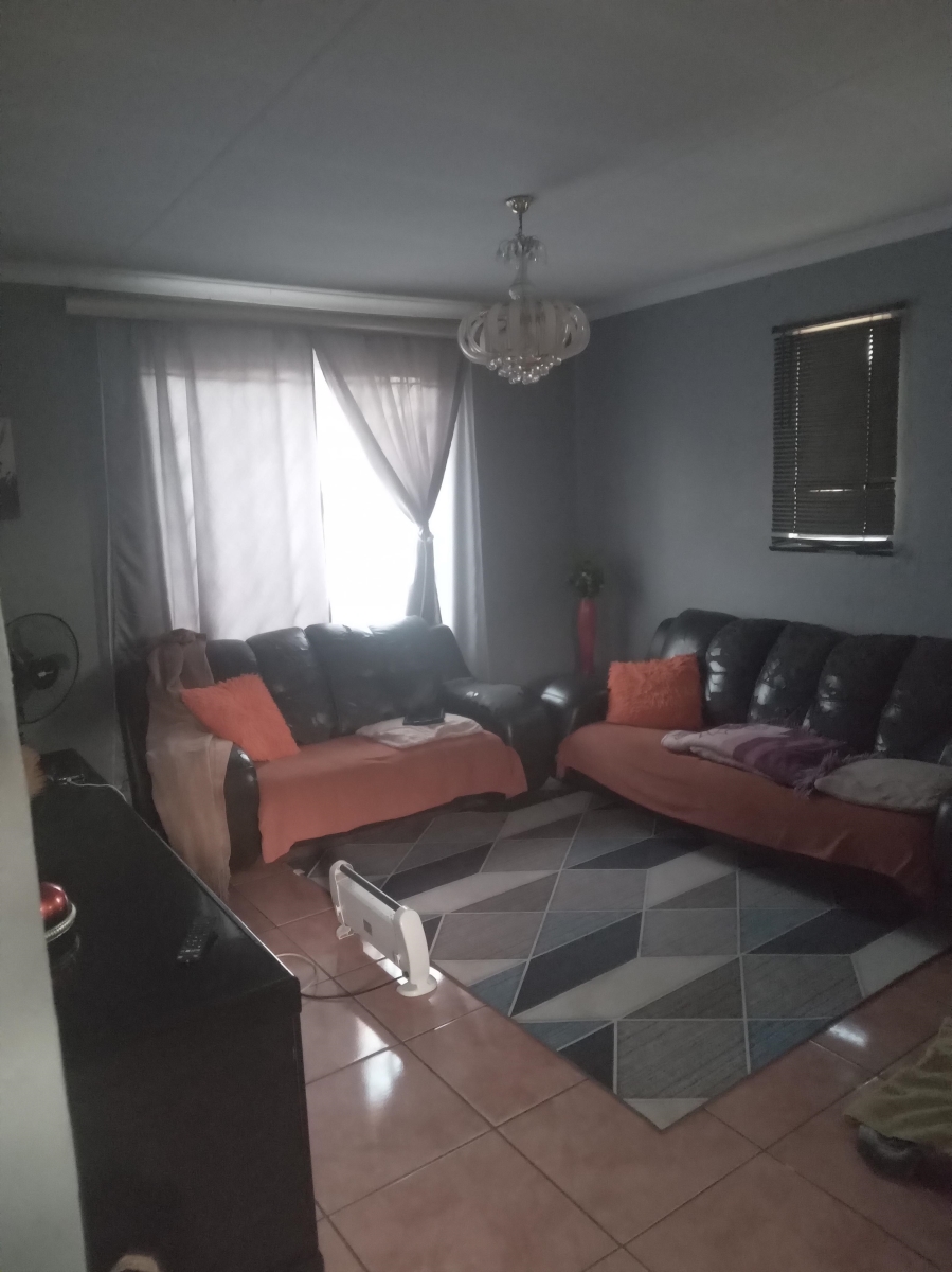 3 Bedroom Property for Sale in Clayville East Gauteng