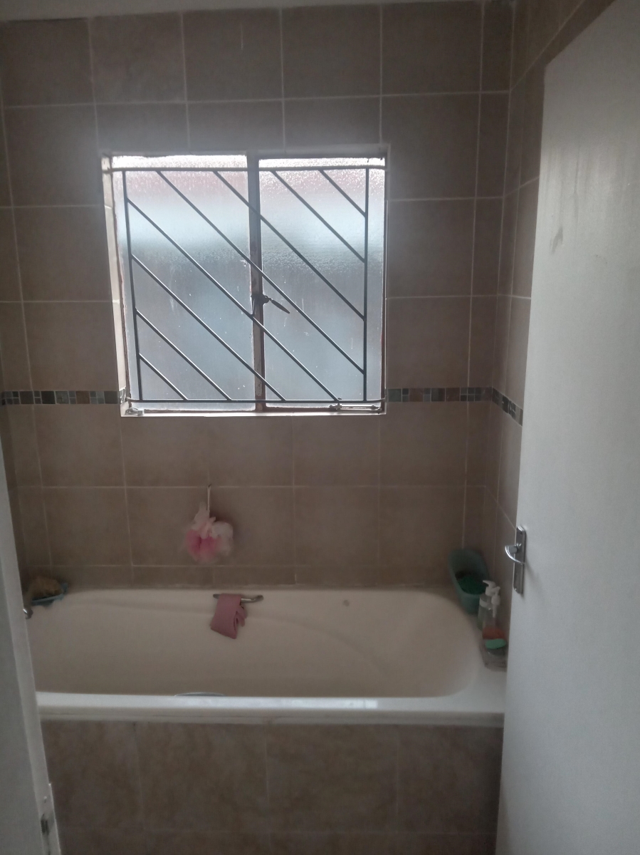 3 Bedroom Property for Sale in Clayville East Gauteng