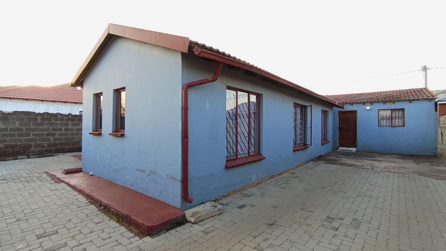 3 Bedroom Property for Sale in Clayville East Gauteng