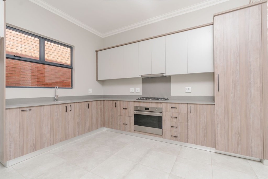 3 Bedroom Property for Sale in Six Fountains Estate Gauteng