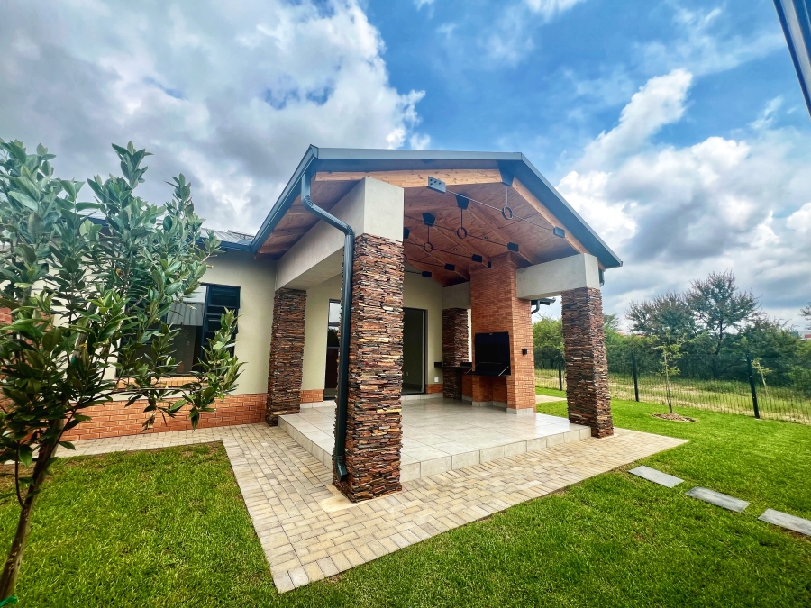 3 Bedroom Property for Sale in Six Fountains Estate Gauteng