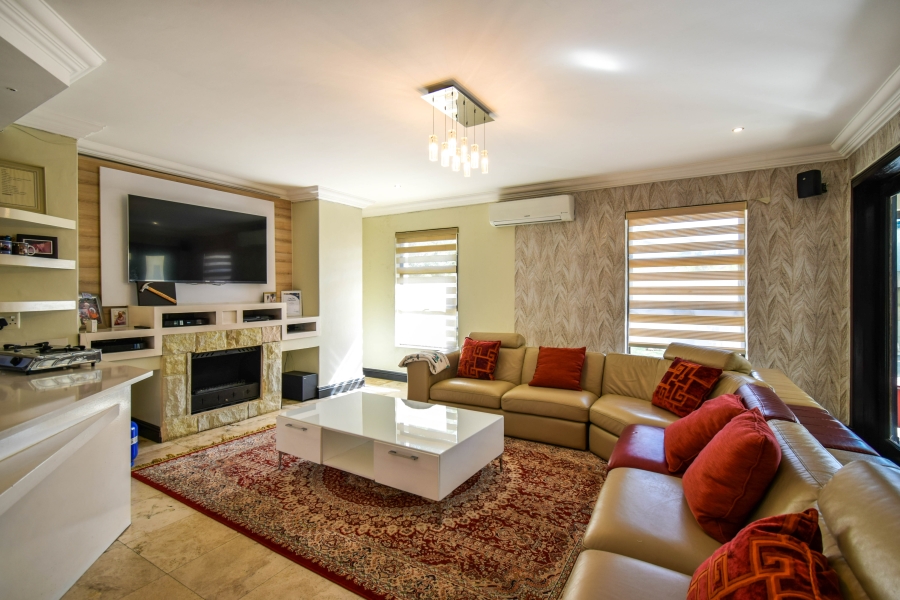 5 Bedroom Property for Sale in Silverwoods Country Estate Gauteng