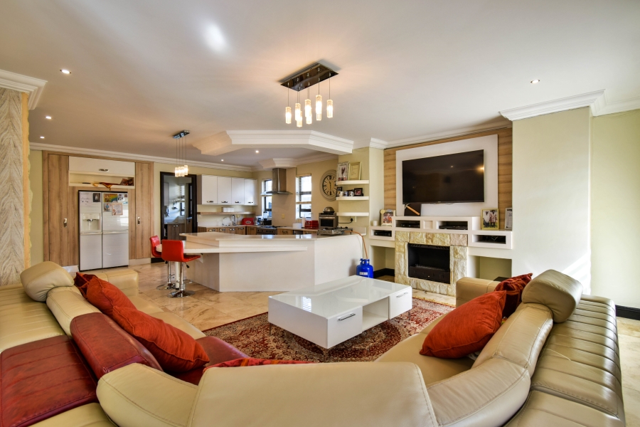 5 Bedroom Property for Sale in Silverwoods Country Estate Gauteng