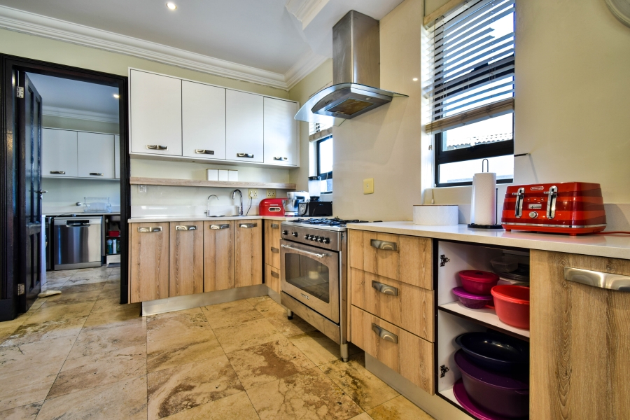 5 Bedroom Property for Sale in Silverwoods Country Estate Gauteng