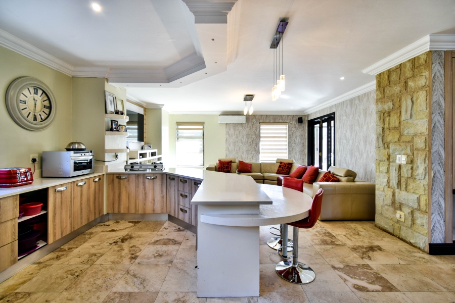 5 Bedroom Property for Sale in Silverwoods Country Estate Gauteng