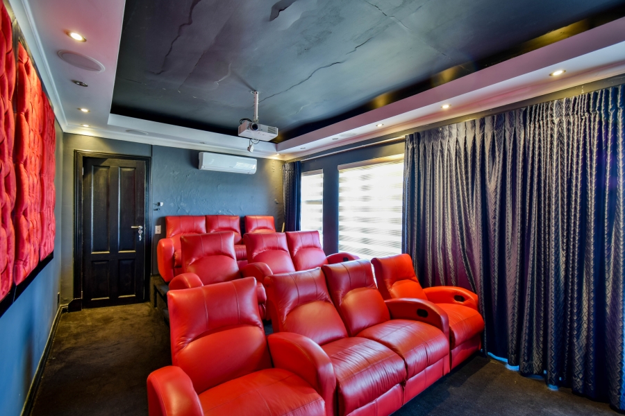 5 Bedroom Property for Sale in Silverwoods Country Estate Gauteng