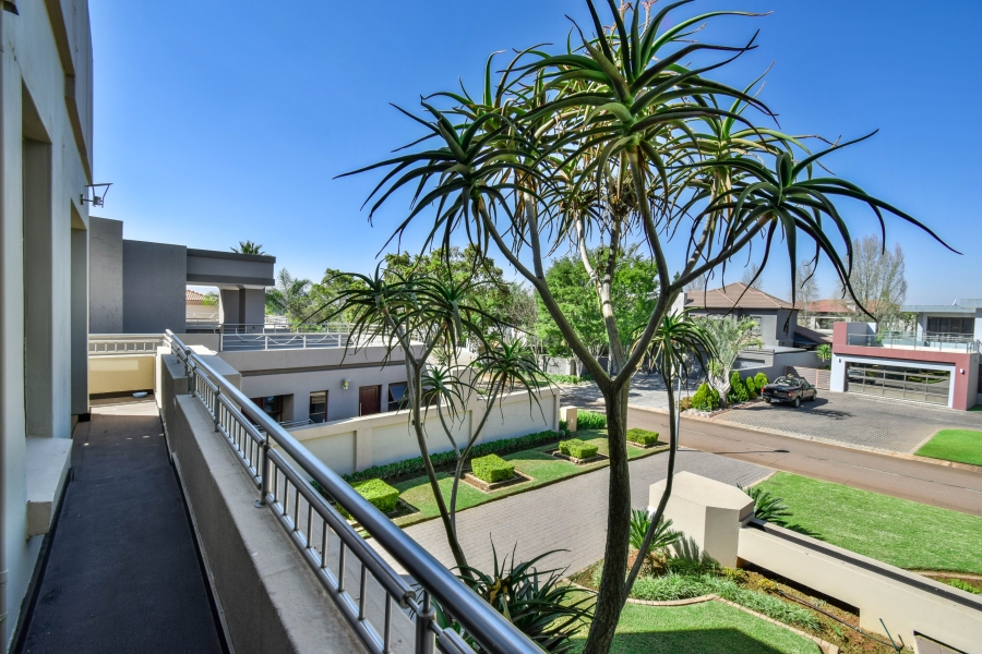5 Bedroom Property for Sale in Silverwoods Country Estate Gauteng