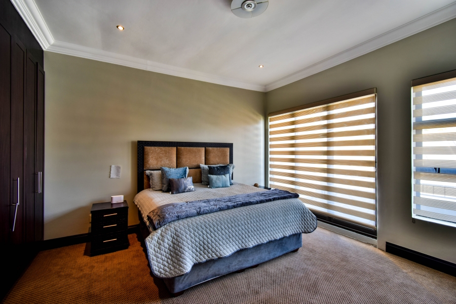 5 Bedroom Property for Sale in Silverwoods Country Estate Gauteng